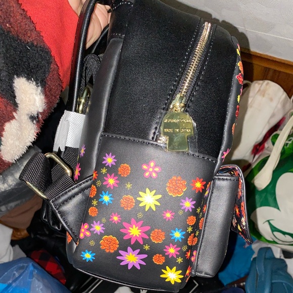 Coco Loungefly Backpack - Picture 8 of 9